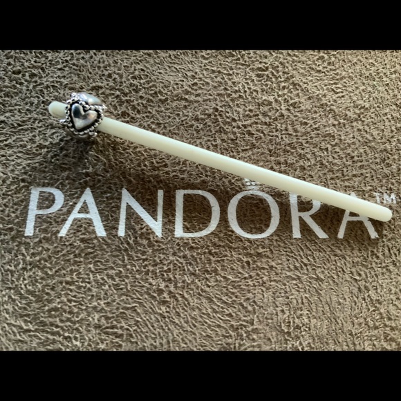 Silver heart shaped Pandora bead - Picture 1 of 2
